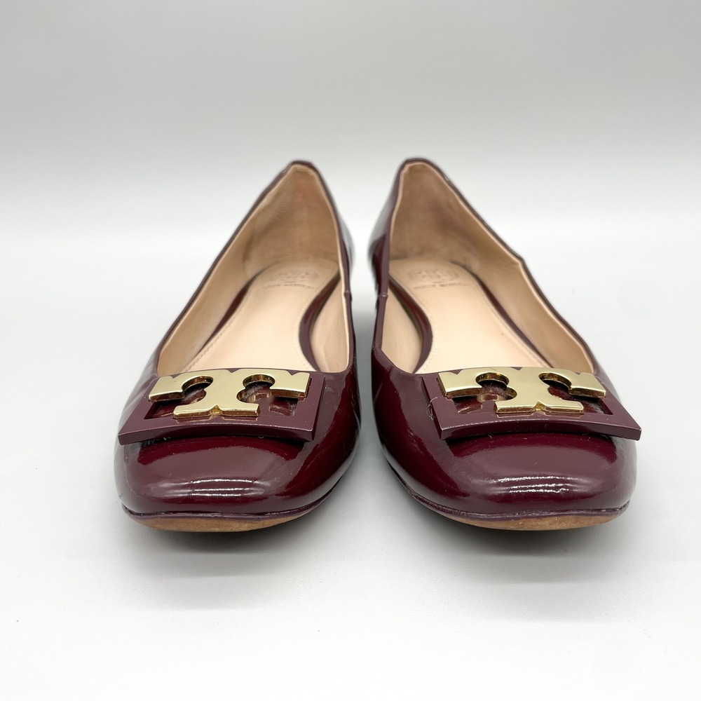 Tory Burch Gigi Pumps Womens 7M Burgundy Patent Leather Low Heel Gold Logo - Picture 3 of 12
